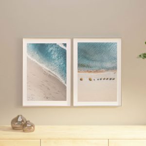 Conjunto de 2 quadros impressos com moldura cor carvalho. 50 × 70 cm (cada)