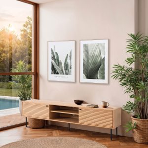 Conjunto de 2 quadros impressos com moldura em madeira cor carvalho. 50 × 70 cm (cada)