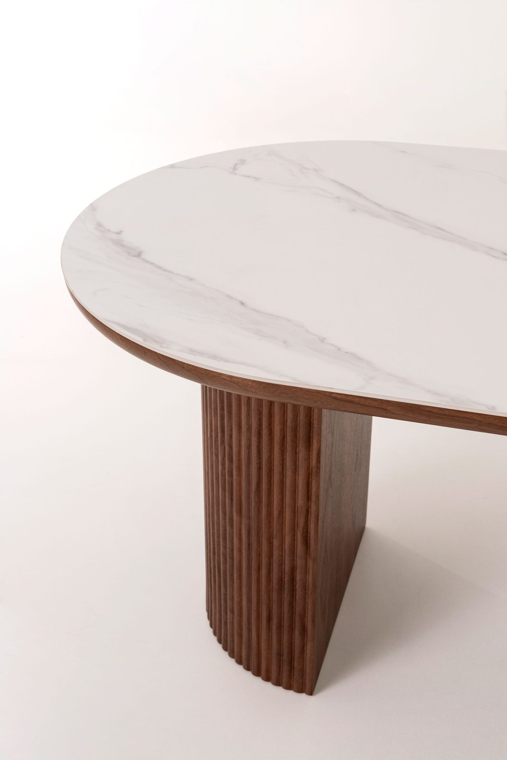Mesa de jantar oval porcelana branca e nogueira - Image 5